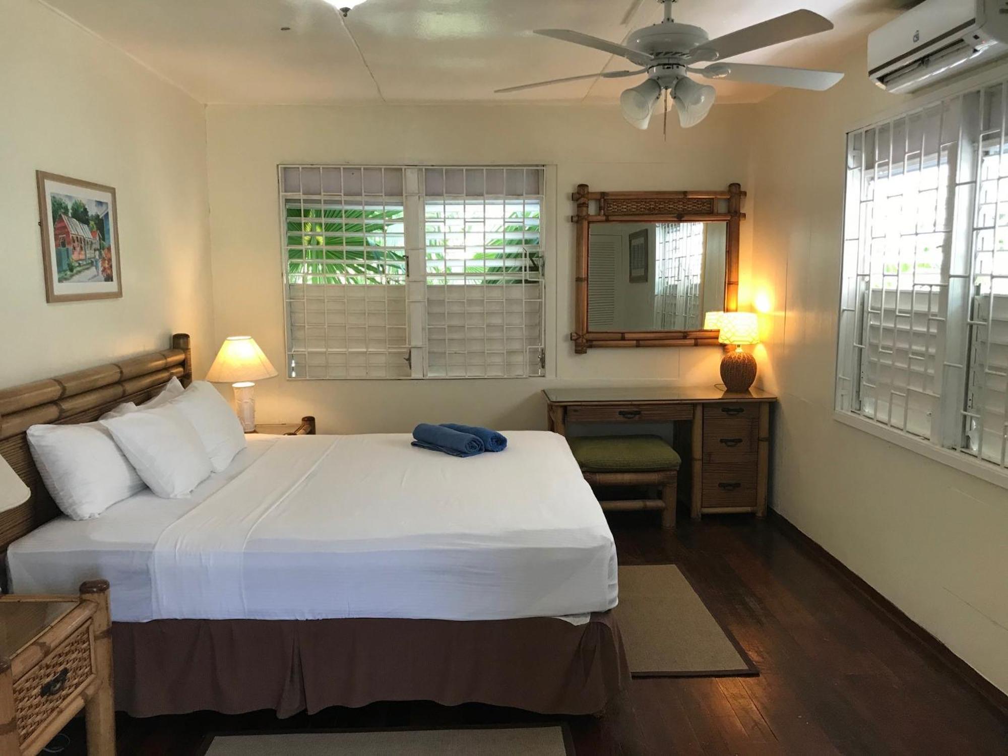 Coconut Court Beach Hotel Christ Church Phòng bức ảnh